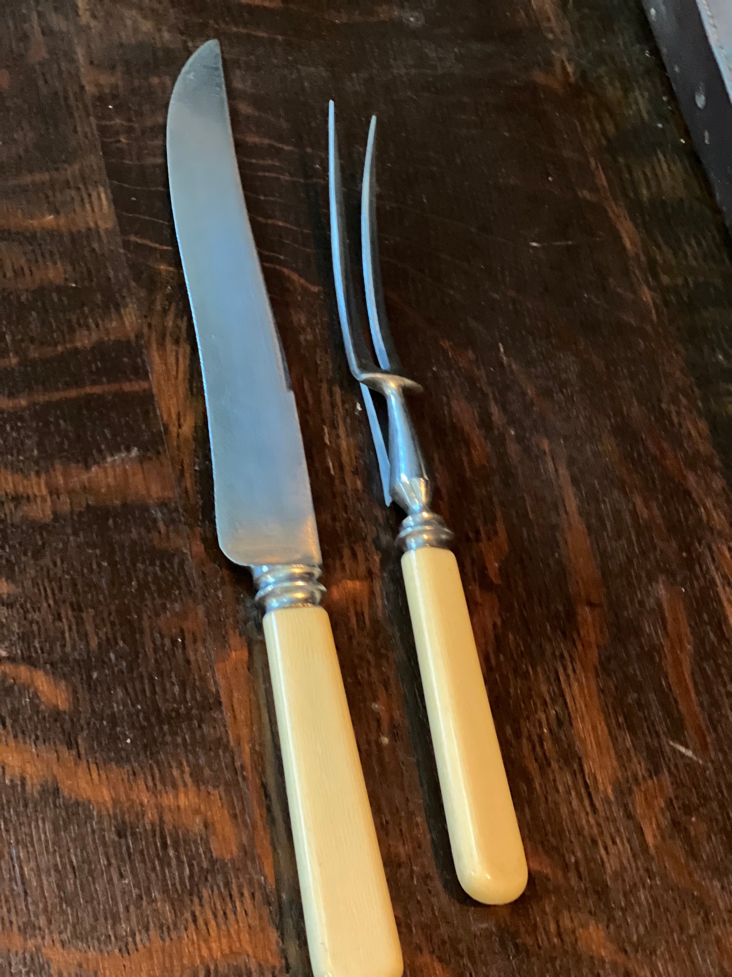 Simple English Bone Handled Carving Set